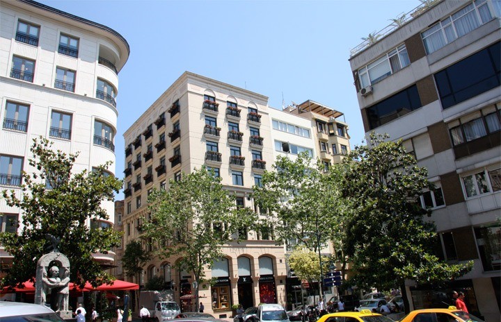 Louis Vuitton Orjin Building Istanbul Feature 1
